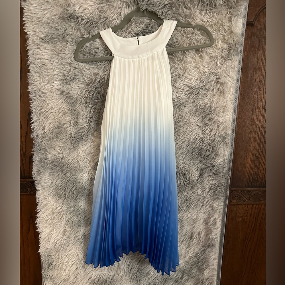 Beautiful white to blue ombré formal special occasion Rare Editions dress